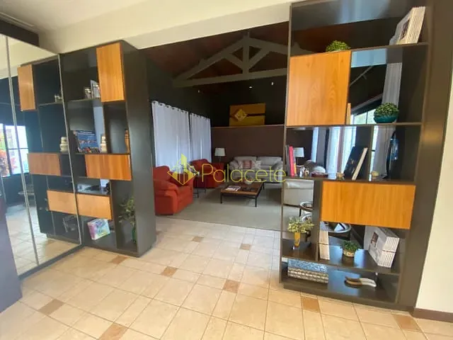 Casa com 600m² 3 quartos e 2 banheiros, à venda, no bairro Internacional Park em Guaratinguetá