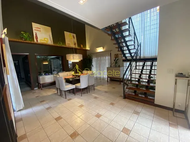 Casa com 600m² 3 quartos e 2 banheiros, à venda, no bairro Internacional Park em Guaratinguetá