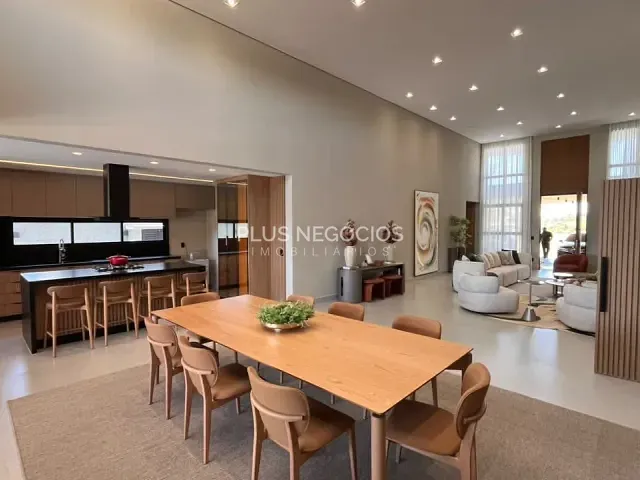 Casa com 1000m² 4 quartos e 6 banheiros, à venda, no bairro Residencial Saint Patrick em Sorocaba