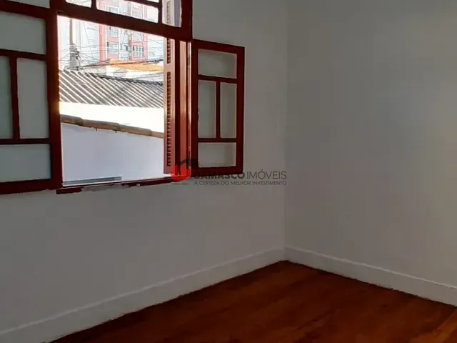 Casa 2 quartos e 1 banheiro, para alugar, no bairro Santa Maria em São Caetano do Sul