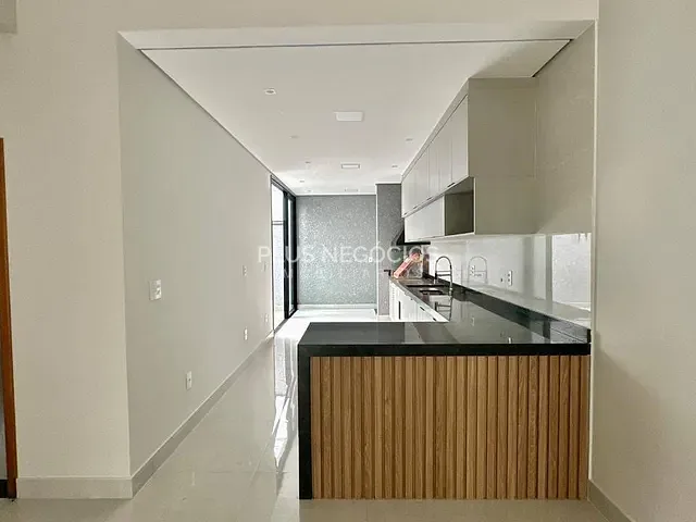 Casa com 160m² 3 quartos e 4 banheiros, à venda, no bairro Cajuru do Sul em Sorocaba