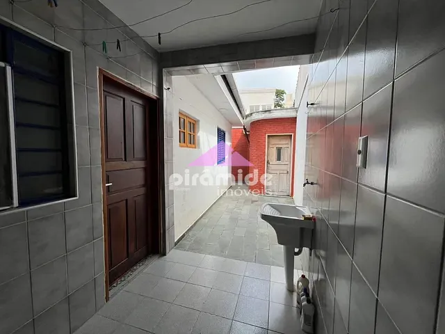 Casa com 141m² 2 quartos e 1 banheiro, à venda, no bairro Jardim Margareth em São José dos Campos