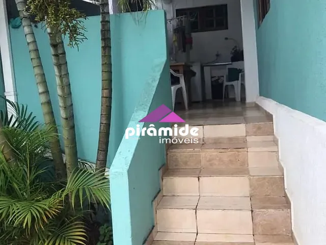 Casa com 220m² 3 quartos e 1 banheiro, à venda, no bairro Centro em São José dos Campos