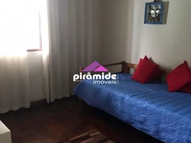 Casa com 220m² 3 quartos e 1 banheiro, à venda, no bairro Centro em São José dos Campos
