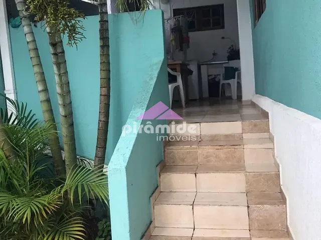 Casa com 220m² 3 quartos e 1 banheiro, à venda, no bairro Centro em São José dos Campos