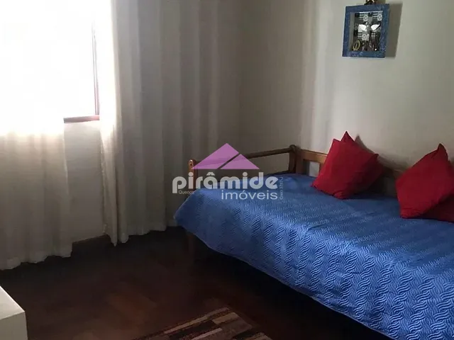 Casa com 220m² 3 quartos e 1 banheiro, à venda, no bairro Centro em São José dos Campos