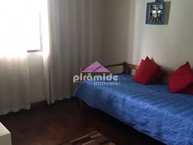 Casa com 220m² 3 quartos e 1 banheiro, à venda, no bairro Centro em São José dos Campos