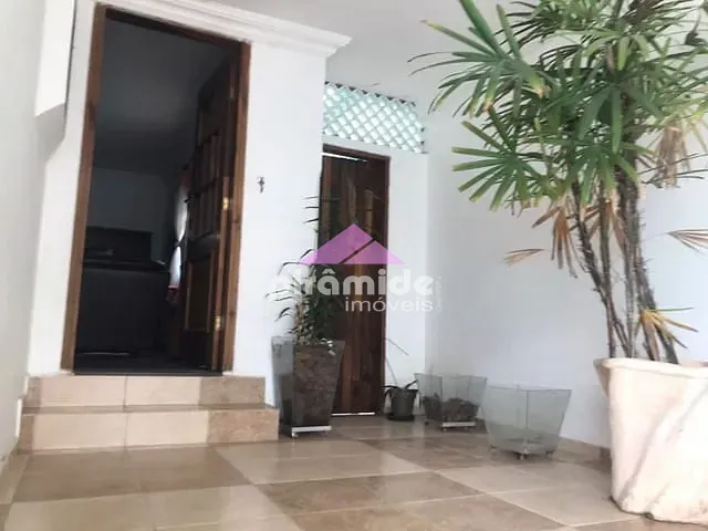 Casa com 220m² 3 quartos e 1 banheiro, à venda, no bairro Centro em São José dos Campos