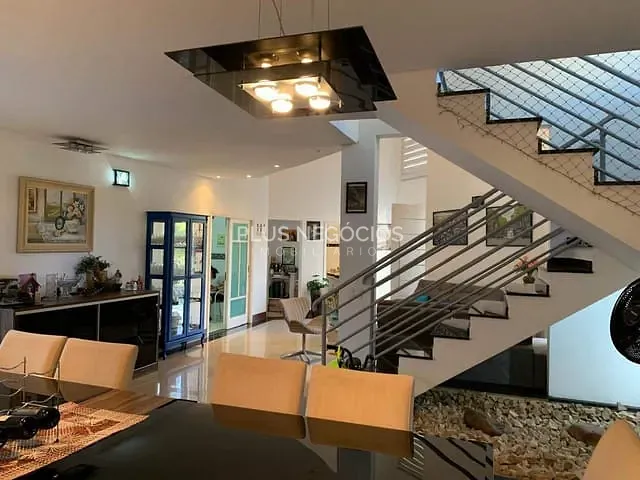 Casa com 475m² 3 quartos e 5 banheiros, à venda, no bairro Aparecidinha em Sorocaba