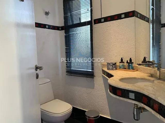 Casa com 475m² 3 quartos e 5 banheiros, à venda, no bairro Aparecidinha em Sorocaba
