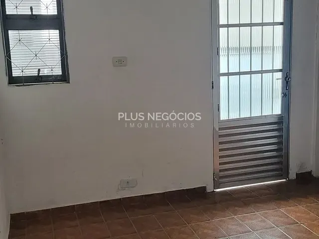 Casa com 400m² 3 quartos e 4 banheiros, à venda, no bairro Vila Leão em Sorocaba