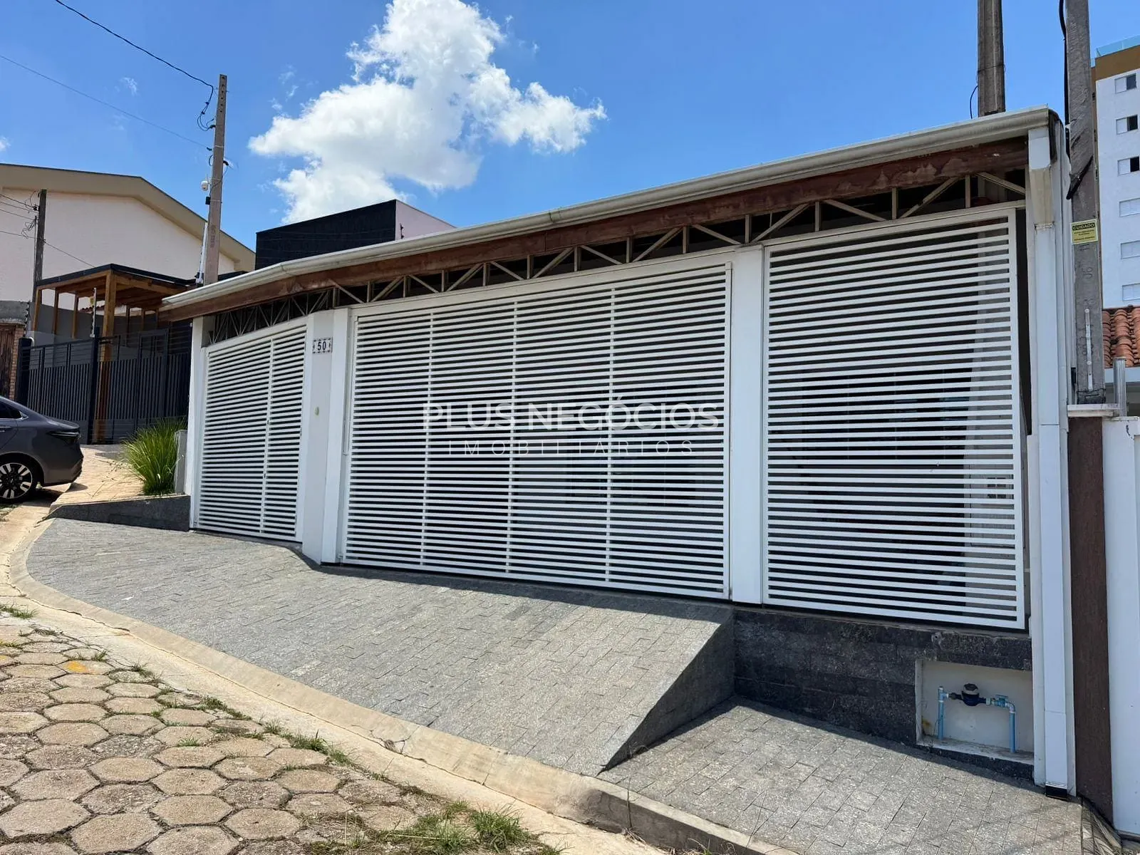 Casa, 3 quartos, 208 m² - Foto 1