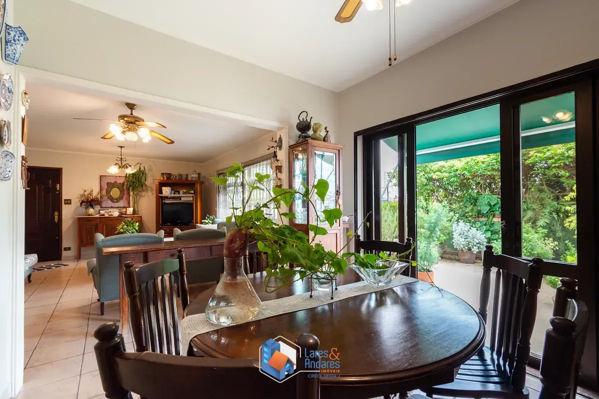 Casa, 4 quartos, 263 m² - Foto 1