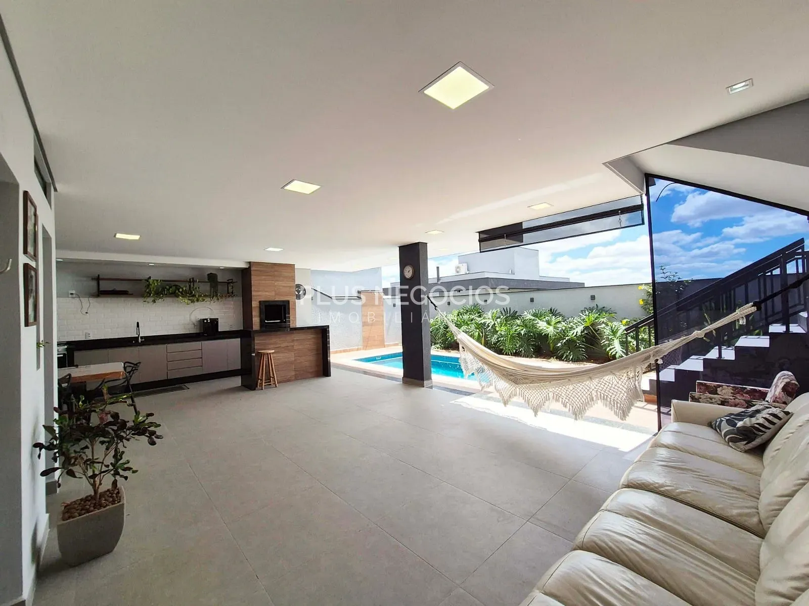 Casa, 3 quartos, 241 m² - Foto 15
