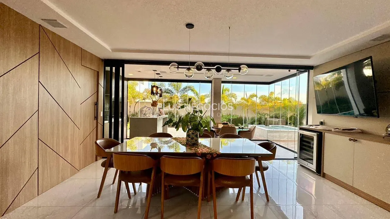 Casa, 3 quartos, 310 m² - Foto 1