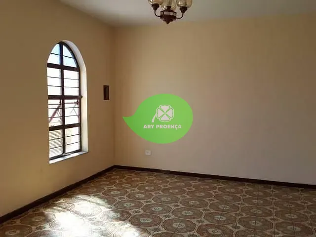 Casa com 300m² 3 quartos e 2 banheiros, à venda, no bairro Jardim Vera Cruz em Sorocaba