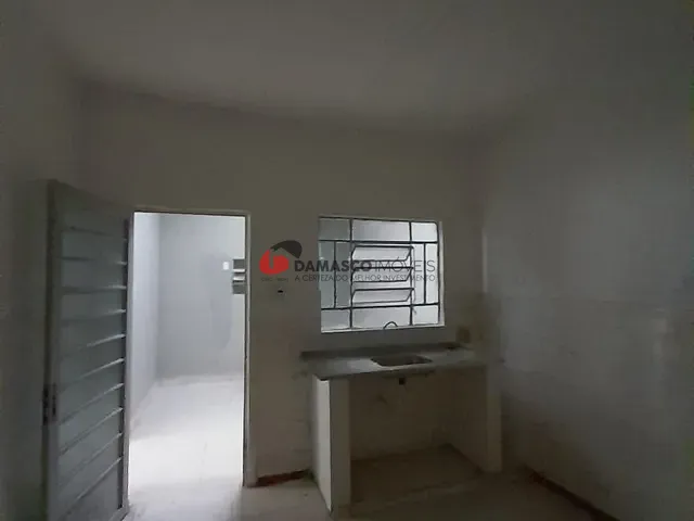 Casa 1 quarto e 1 banheiro, para alugar, no bairro Santa Maria em São Caetano do Sul