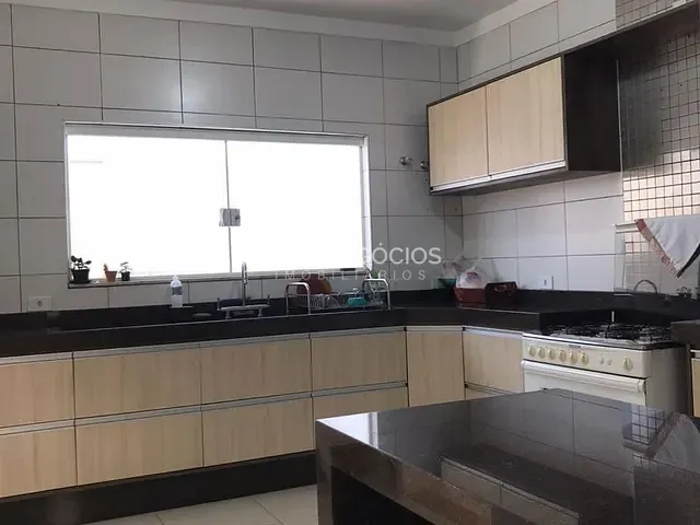 Casa 3 quartos e 3 banheiros, à venda, no bairro Parque Residencial Villa dos Inglezes em Sorocaba