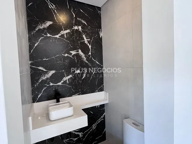 Casa com 315m² 3 quartos e 5 banheiros, à venda, no bairro Chácaras Residenciais Santa Maria em Votorantim