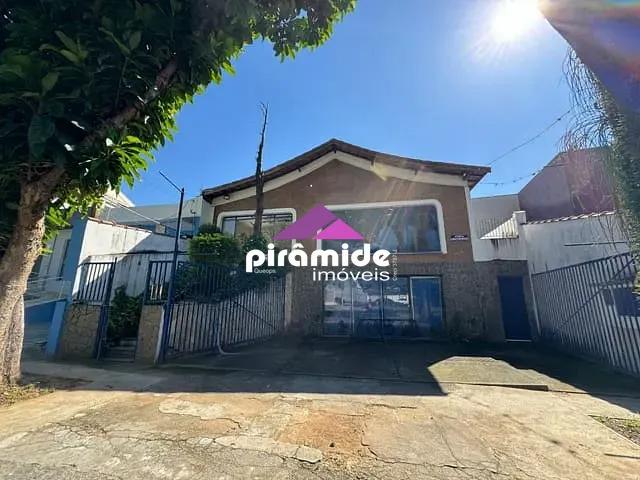 Casa com 303m² 3 quartos e 2 banheiros, à venda, no bairro Jardim das Indústrias em São José dos Campos