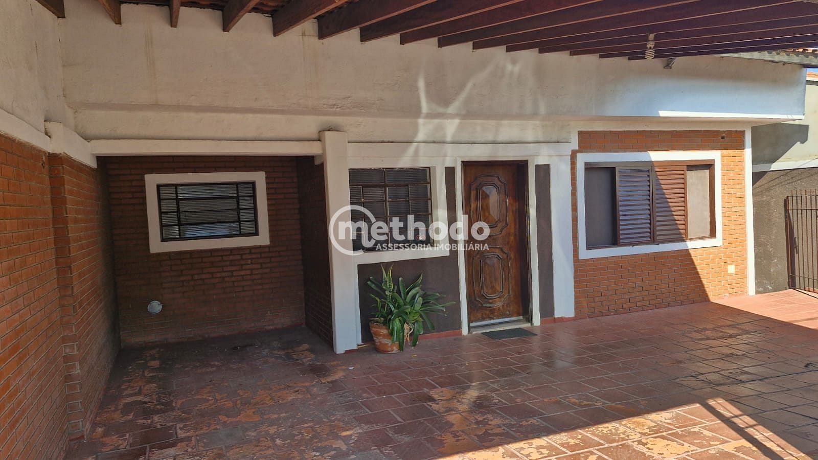 Casa, 4 quartos, 255 m² - Foto 1