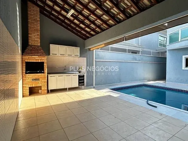 Casa com 360m² 6 quartos e 4 banheiros, para alugar, no bairro Cajuru do Sul em Sorocaba