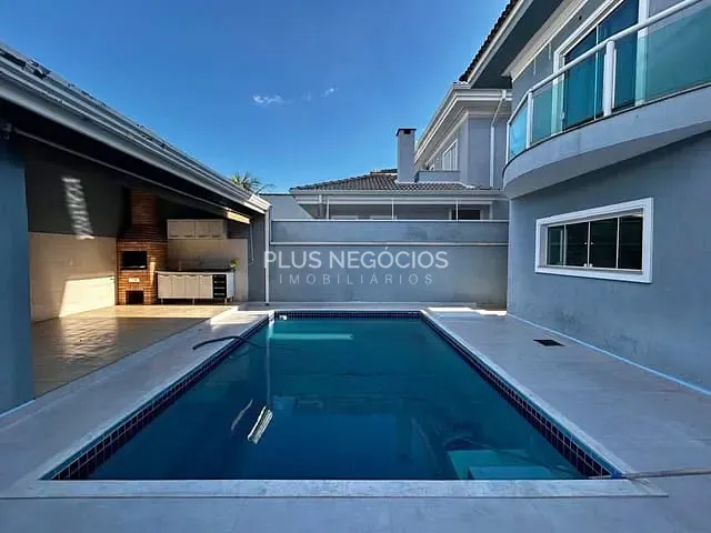 Casa com 360m² 6 quartos e 4 banheiros, para alugar, no bairro Cajuru do Sul em Sorocaba
