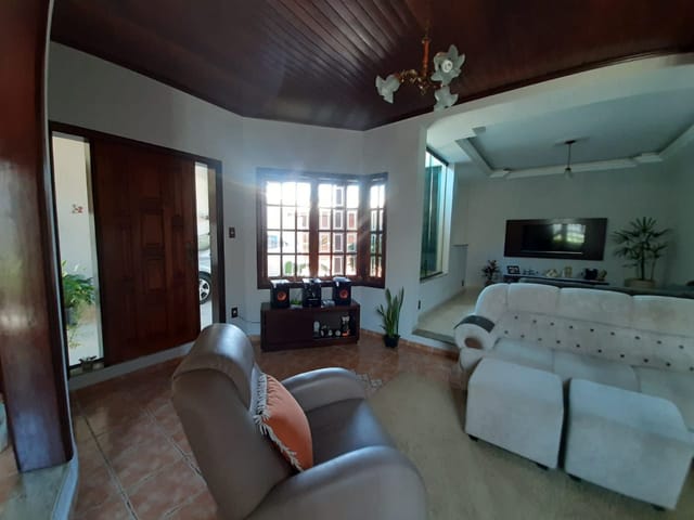 Casa com 265m² 3 quartos e 3 banheiros, à venda, no bairro Crispim em Pindamonhangaba