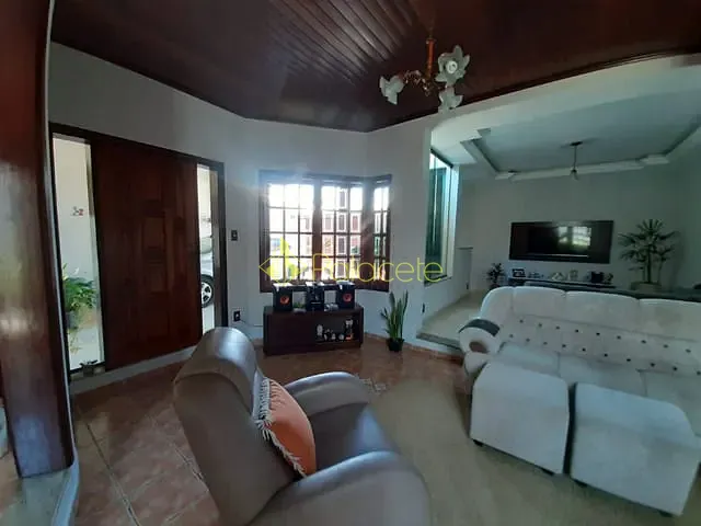 Casa com 265m² 3 quartos e 3 banheiros, à venda, no bairro Crispim em Pindamonhangaba
