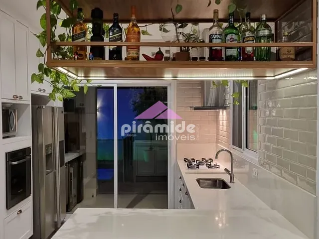Casa com 300m² 3 quartos e 5 banheiros, à venda, no bairro Condomínio Terras do Vale em Caçapava