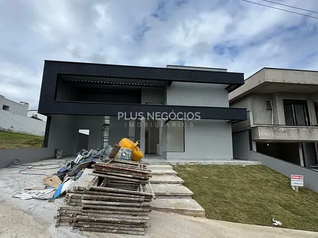 Casa com 360m² 3 quartos e 3 banheiros, à venda, no bairro Cajuru do Sul em Sorocaba