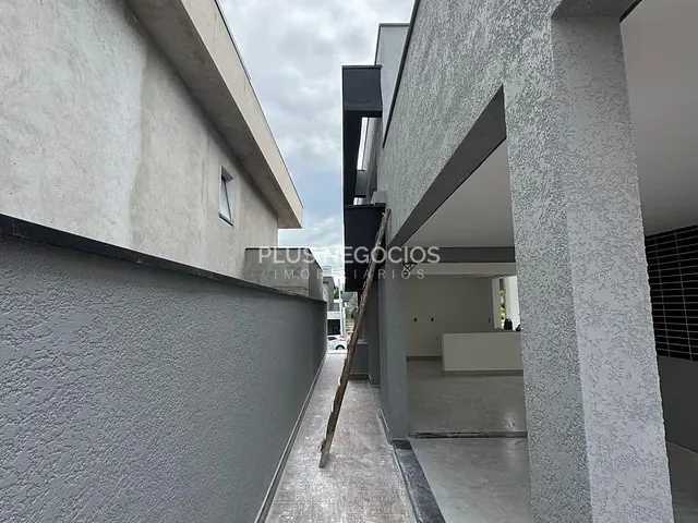 Casa com 360m² 3 quartos e 3 banheiros, à venda, no bairro Cajuru do Sul em Sorocaba