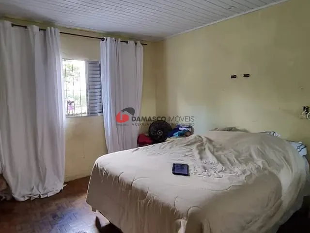 Casa com 201m² 2 quartos e 1 banheiro, à venda, no bairro Vila Aquilino em Santo André