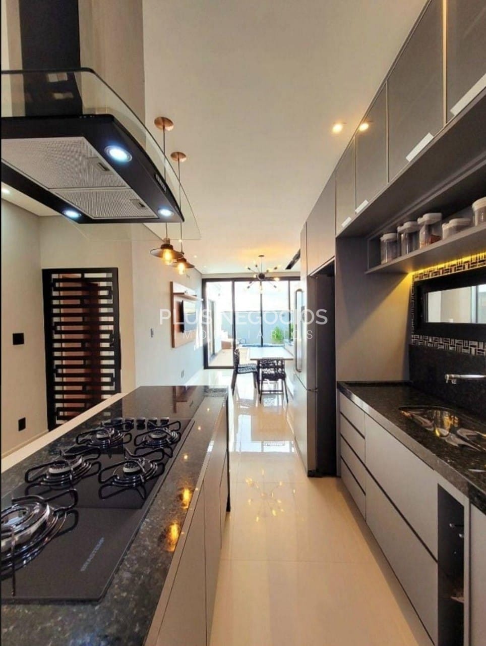 Casa, 3 quartos, 193 m² - Foto 2