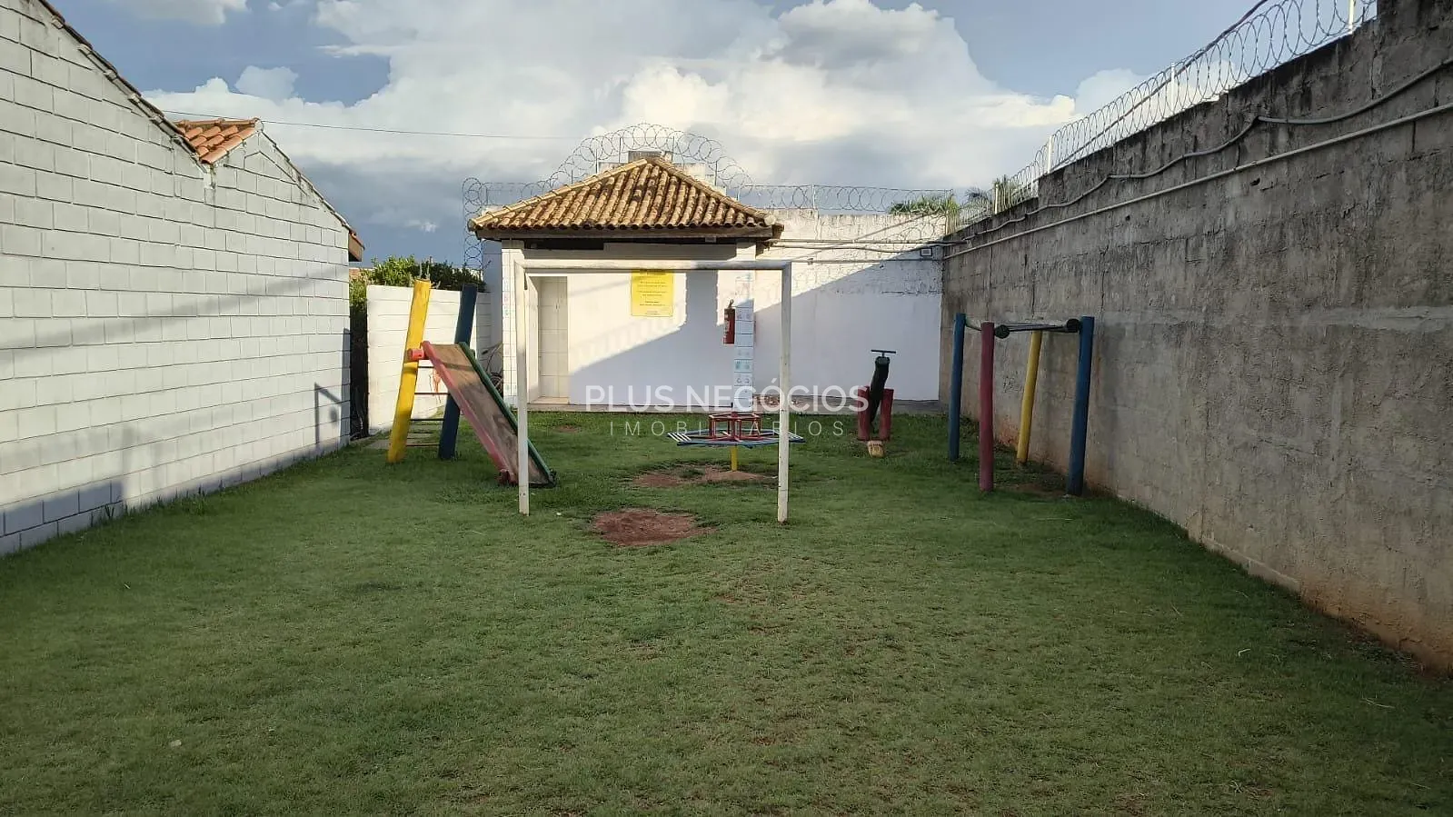 Casa, 3 quartos, 112 m² - Foto 2