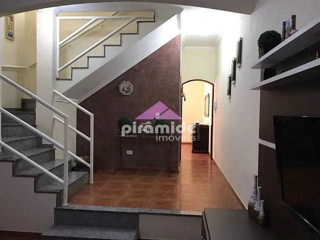 Casa com 141m² 3 quartos e 3 banheiros, à venda, no bairro Jardim Sul em São José dos Campos