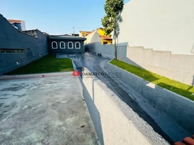Casa com 500m² 3 quartos e 2 banheiros, para alugar, no bairro Vila Príncipe de Gales em Santo André
