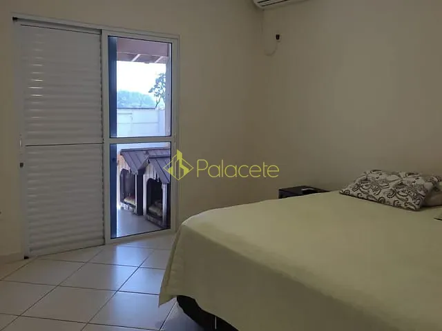 Casa com 1271m² 3 quartos e 4 banheiros, à venda, no bairro Socorro em Pindamonhangaba
