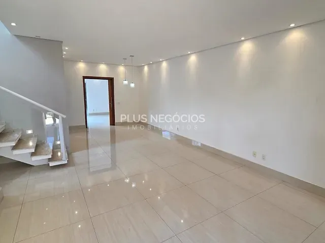 Casa com 250m² 3 quartos e 4 banheiros, à venda, no bairro Iporanga em Sorocaba
