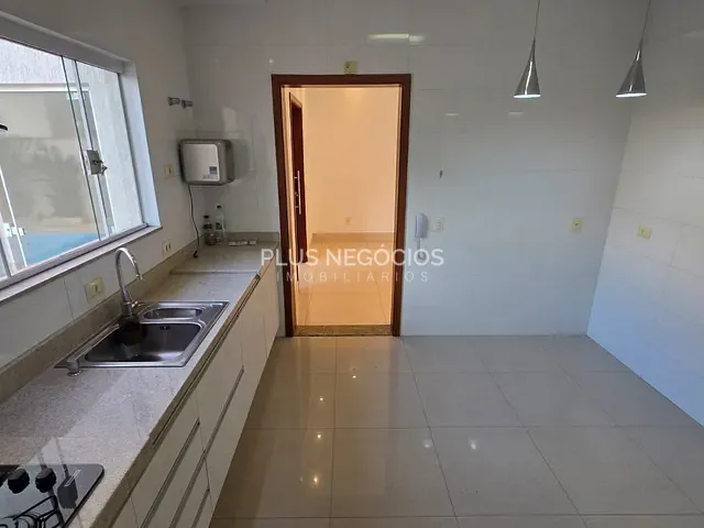 Casa com 250m² 3 quartos e 4 banheiros, à venda, no bairro Iporanga em Sorocaba