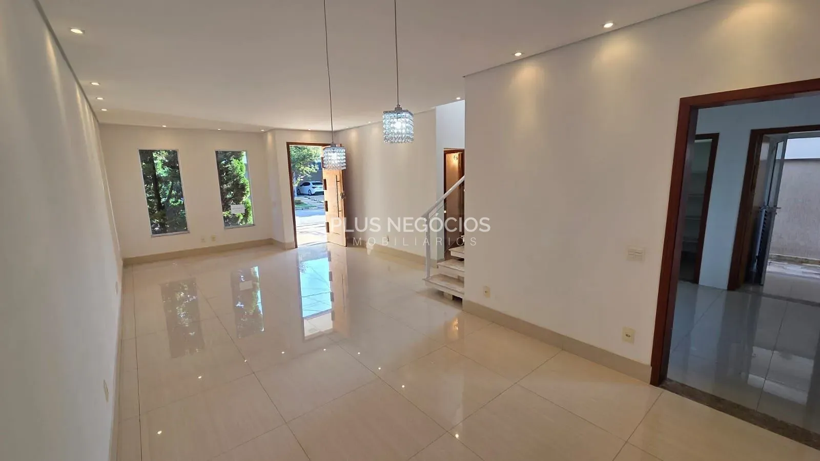 Casa, 3 quartos, 222 m² - Foto 2