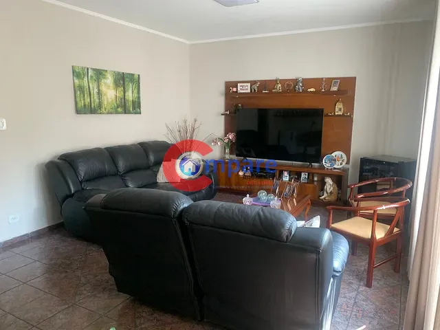 Casa 3 quartos e 2 banheiros, à venda, no bairro Vila Galvão em Guarulhos