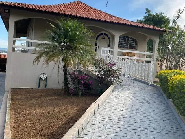 Casa com 3777m² 4 quartos e 3 banheiros, à venda, no bairro Vila Martins em Itu