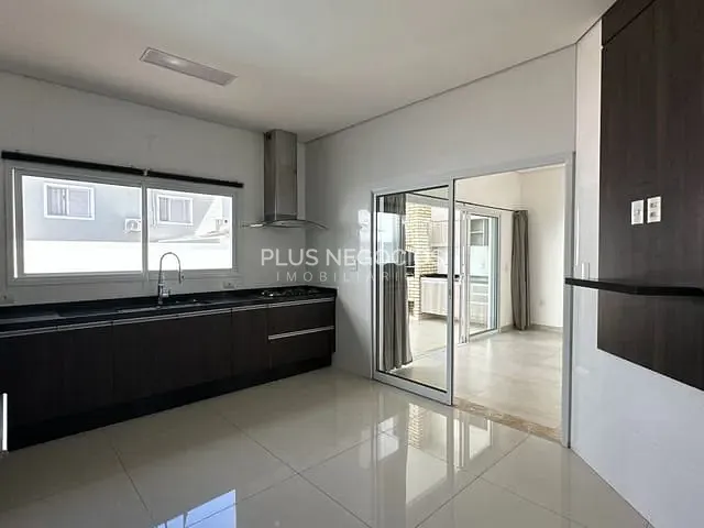 Casa com 308m² 4 quartos e 5 banheiros, à venda, no bairro Parque Residencial Villa dos Inglezes em Sorocaba