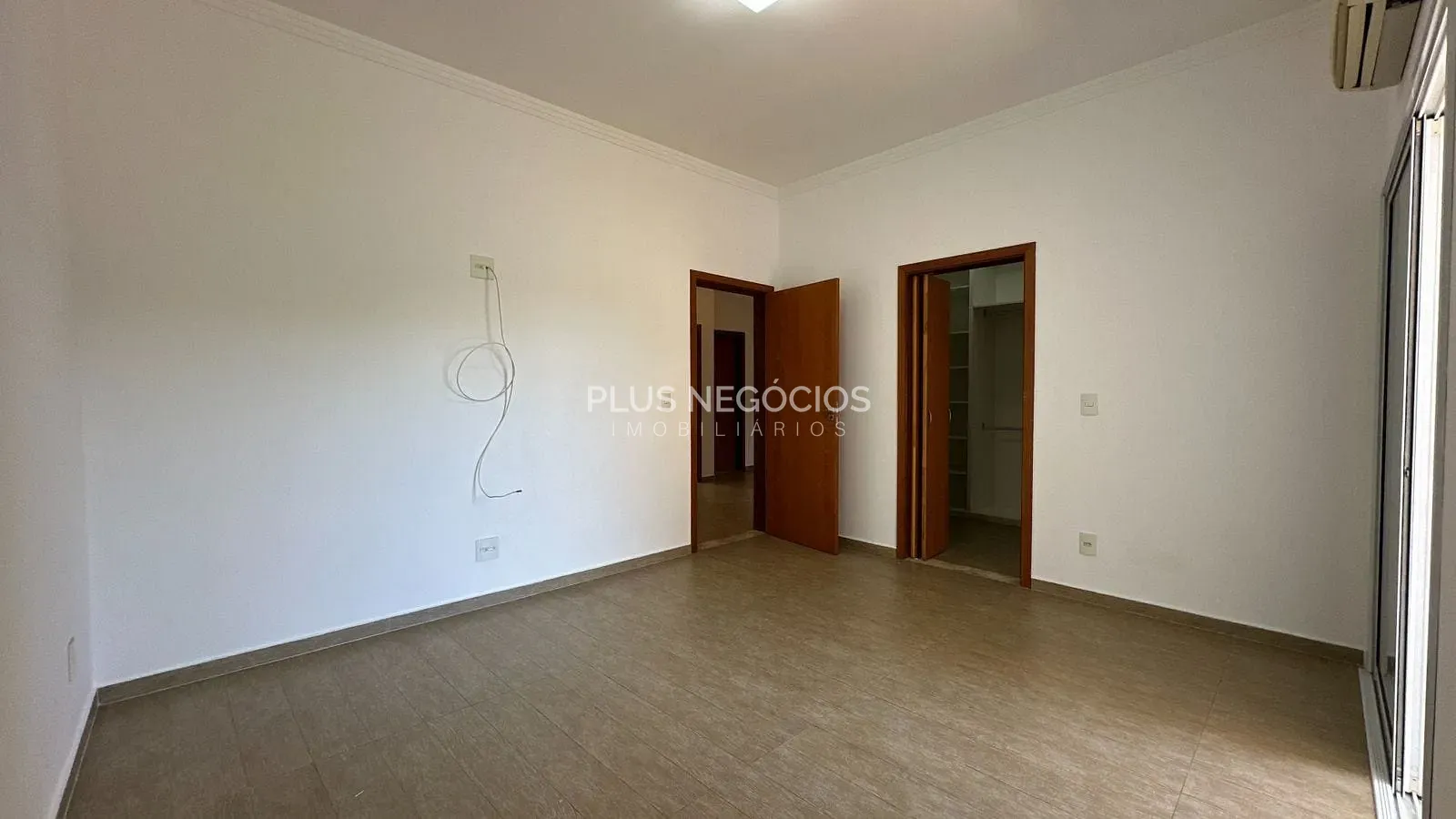 Casa, 4 quartos, 352 m² - Foto 2
