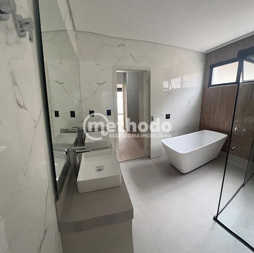 Casa, 4 quartos, 340 m² - Foto 33