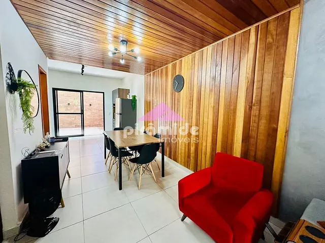 Casa com 101m² 2 quartos e 3 banheiros, à venda, no bairro Pontal de Santa Marina em Caraguatatuba