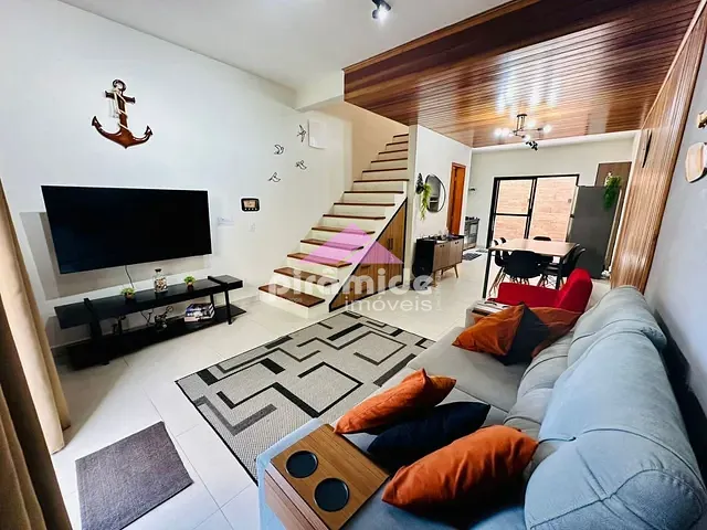 Casa com 101m² 2 quartos e 3 banheiros, à venda, no bairro Pontal de Santa Marina em Caraguatatuba