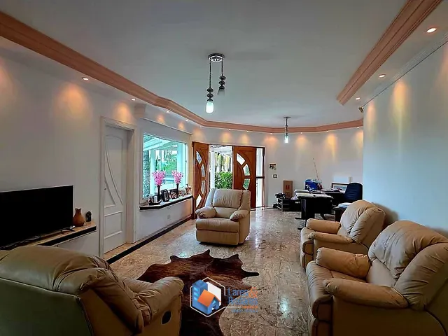 Casa com 1550m² 3 quartos e 3 banheiros, à venda, no bairro Portal Roselândia em Cotia