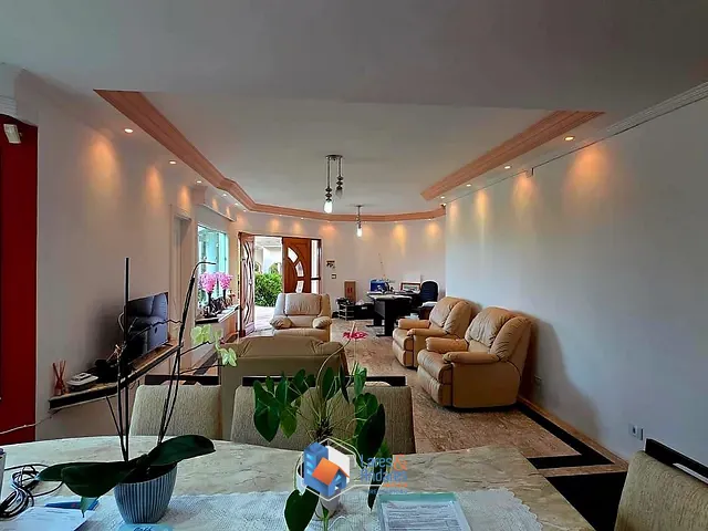 Casa com 1550m² 3 quartos e 3 banheiros, à venda, no bairro Portal Roselândia em Cotia